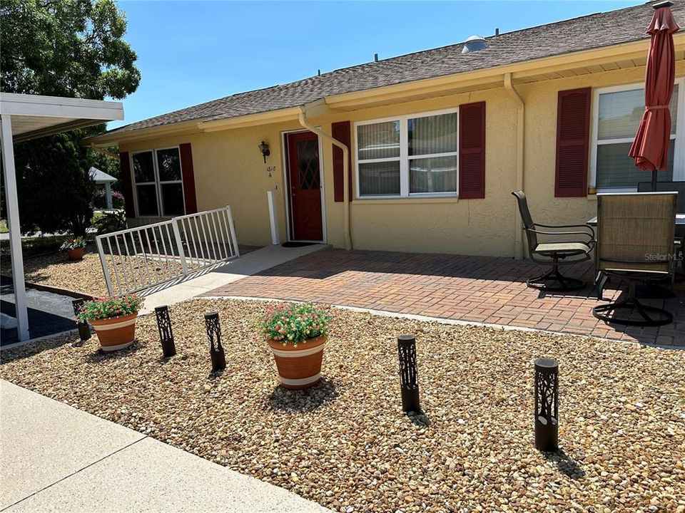 For Sale: $169,000 (2 beds, 2 baths, 984 Square Feet)