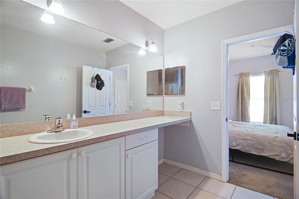For Sale: $325,000 (3 beds, 2 baths, 1277 Square Feet)