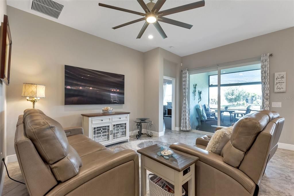 Active With Contract: $419,000 (2 beds, 2 baths, 1722 Square Feet)