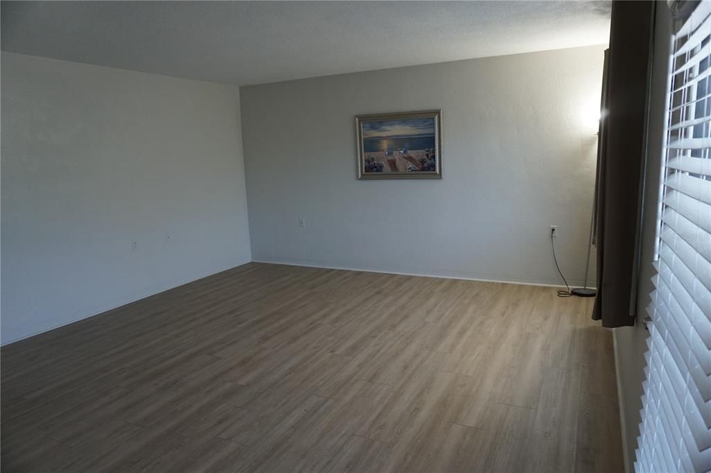 For Sale: $122,000 (2 beds, 2 baths, 912 Square Feet)