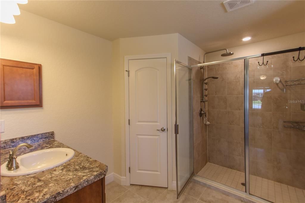 Active With Contract: $2,250 (3 beds, 2 baths, 2035 Square Feet)