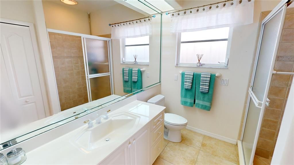Guest Bath with easy access to lanai
