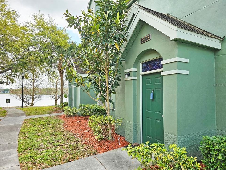 For Sale: $285,000 (2 beds, 2 baths, 1373 Square Feet)