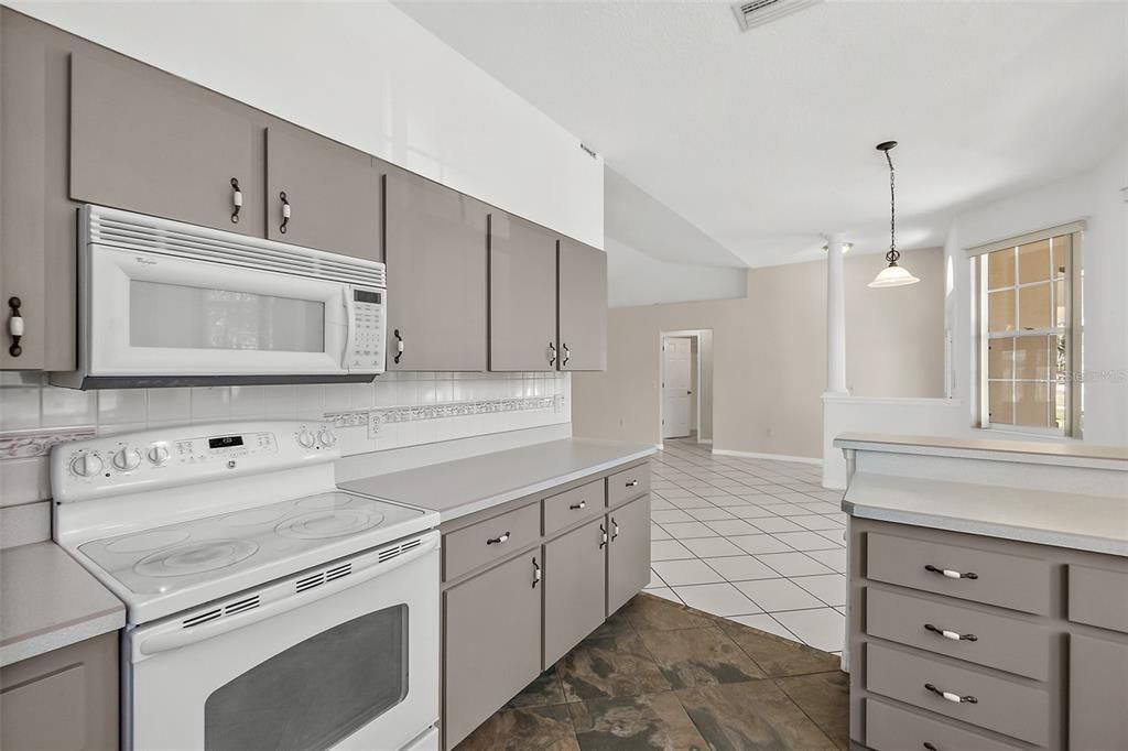 For Rent: $2,150 (4 beds, 2 baths, 1745 Square Feet)