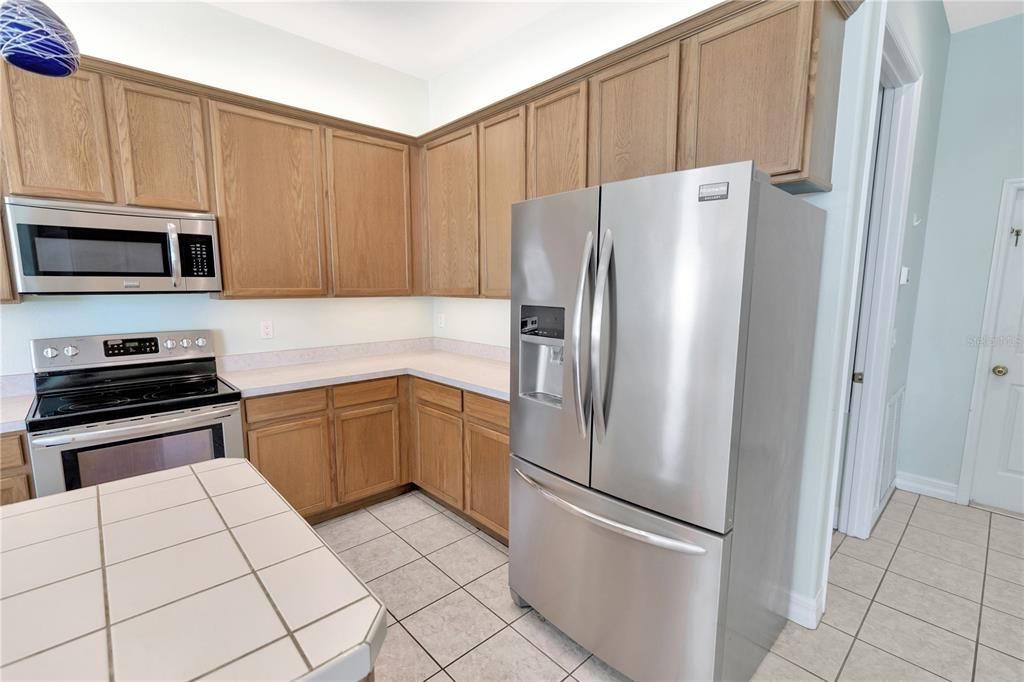 Active With Contract: $590,000 (4 beds, 3 baths, 2547 Square Feet)