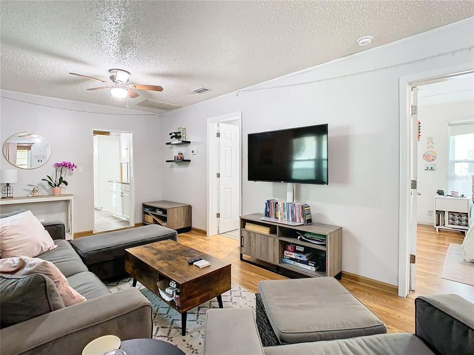 Active With Contract: $489,000 (3 beds, 2 baths, 1552 Square Feet)