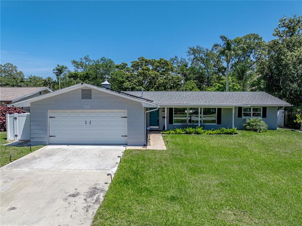 Active With Contract: $680,000 (3 beds, 2 baths, 2009 Square Feet)