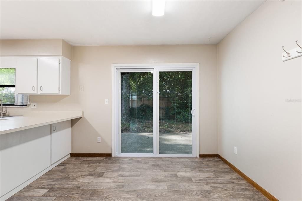 Active With Contract: $264,900 (3 beds, 2 baths, 1126 Square Feet)