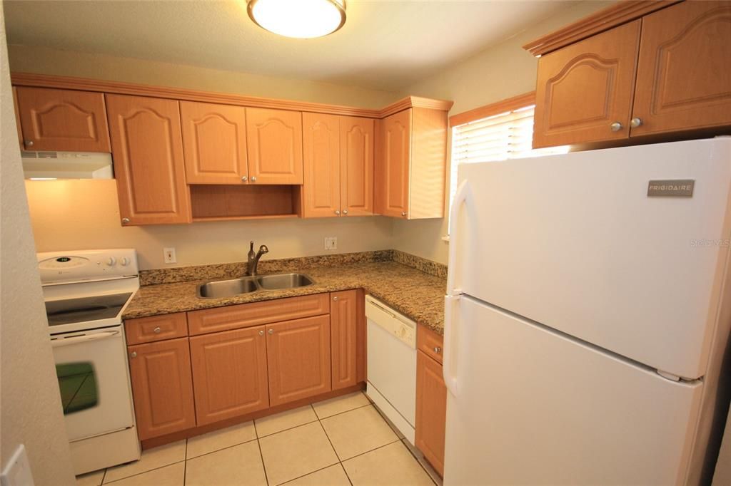 For Rent: $1,695 (2 beds, 1 baths, 1032 Square Feet)