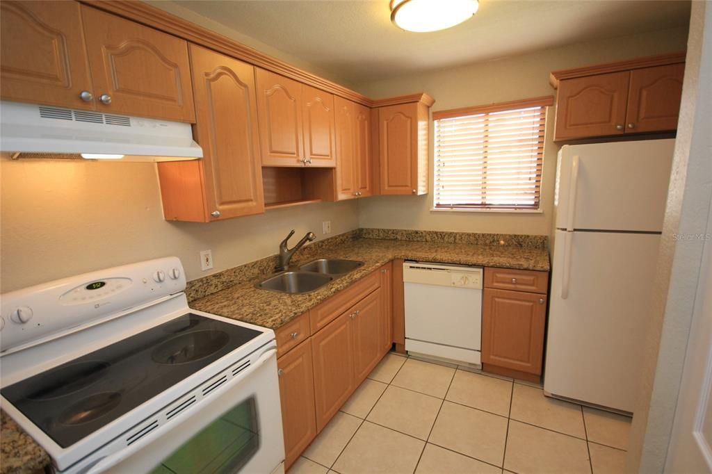 For Rent: $1,695 (2 beds, 1 baths, 1032 Square Feet)