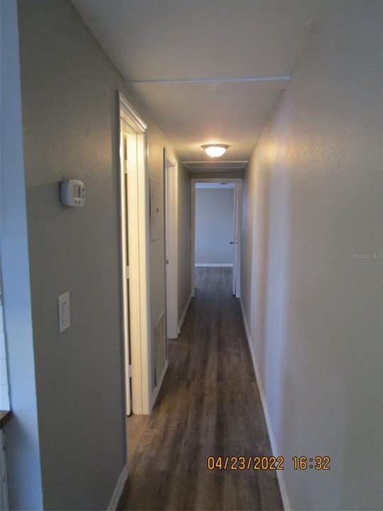 For Rent: $1,385 (2 beds, 1 baths, 812 Square Feet)