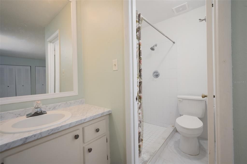 Active With Contract: $99,900 (2 beds, 2 baths, 1226 Square Feet)