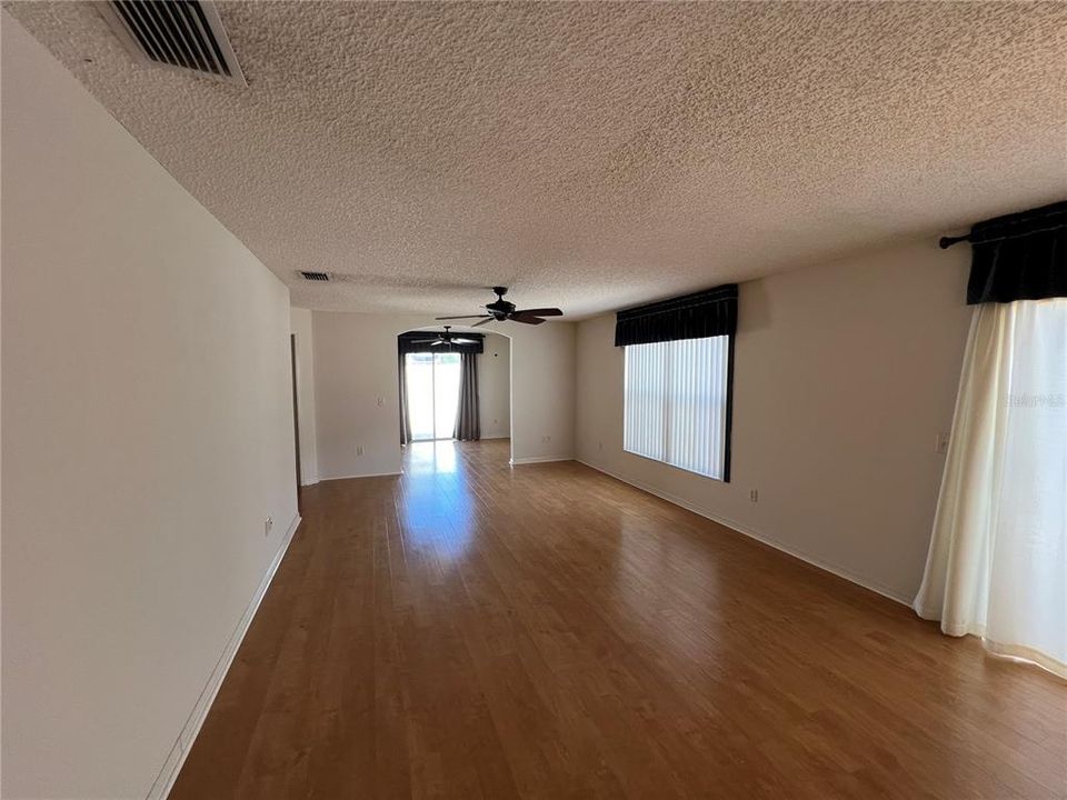 For Rent: $2,020 (2 beds, 2 baths, 1322 Square Feet)