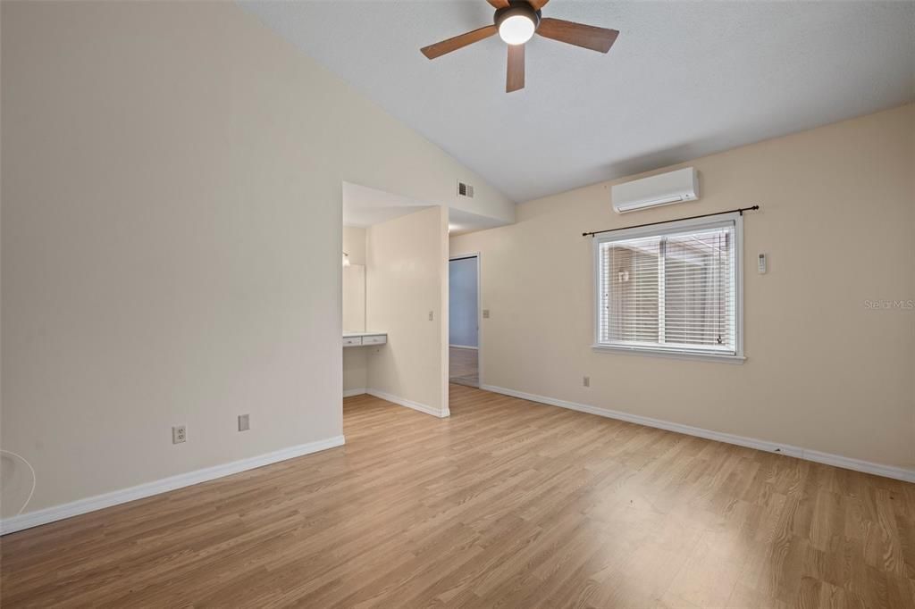 For Sale: $299,990 (3 beds, 2 baths, 1336 Square Feet)