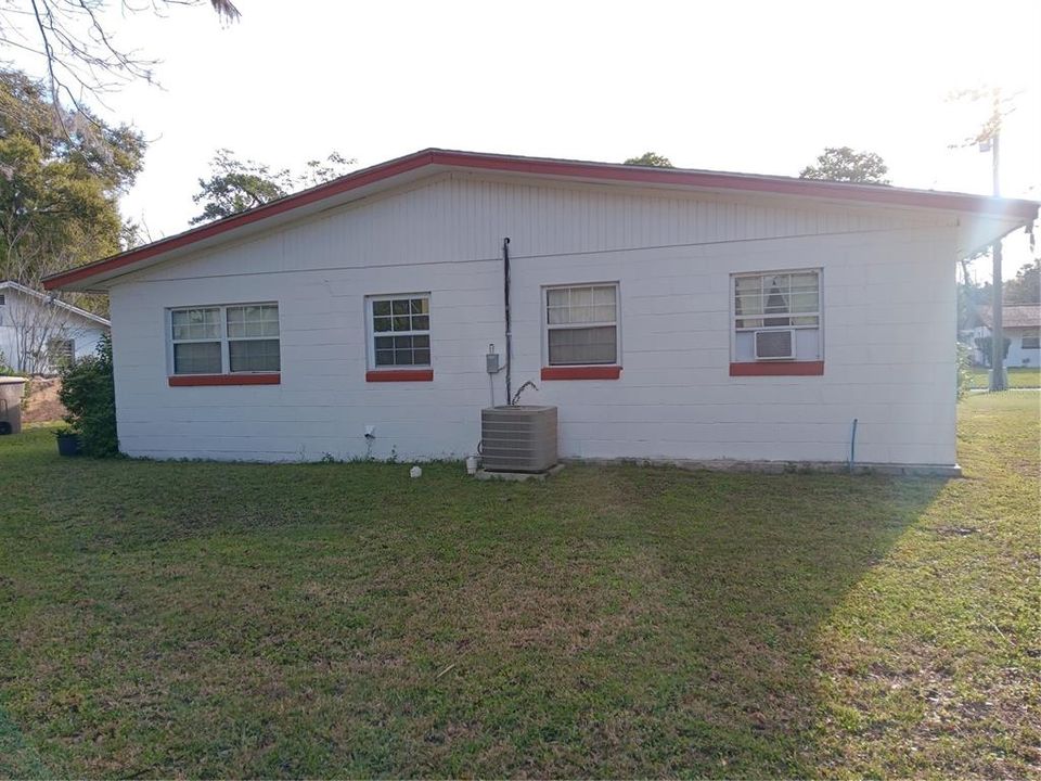 For Sale: $135,000 (4 beds, 2 baths, 1296 Square Feet)