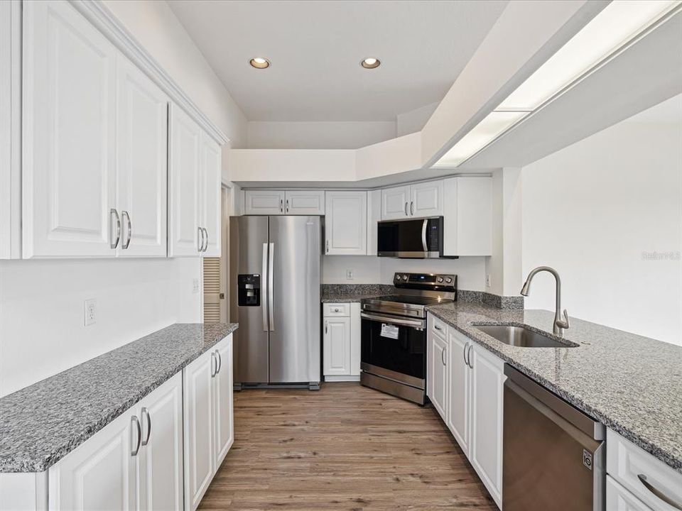 For Sale: $499,000 (3 beds, 3 baths, 1531 Square Feet)