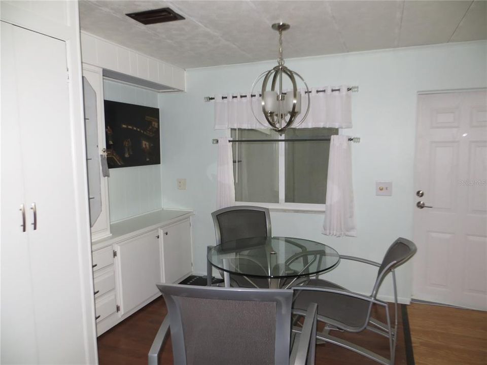 For Sale: $120,000 (2 beds, 2 baths, 960 Square Feet)