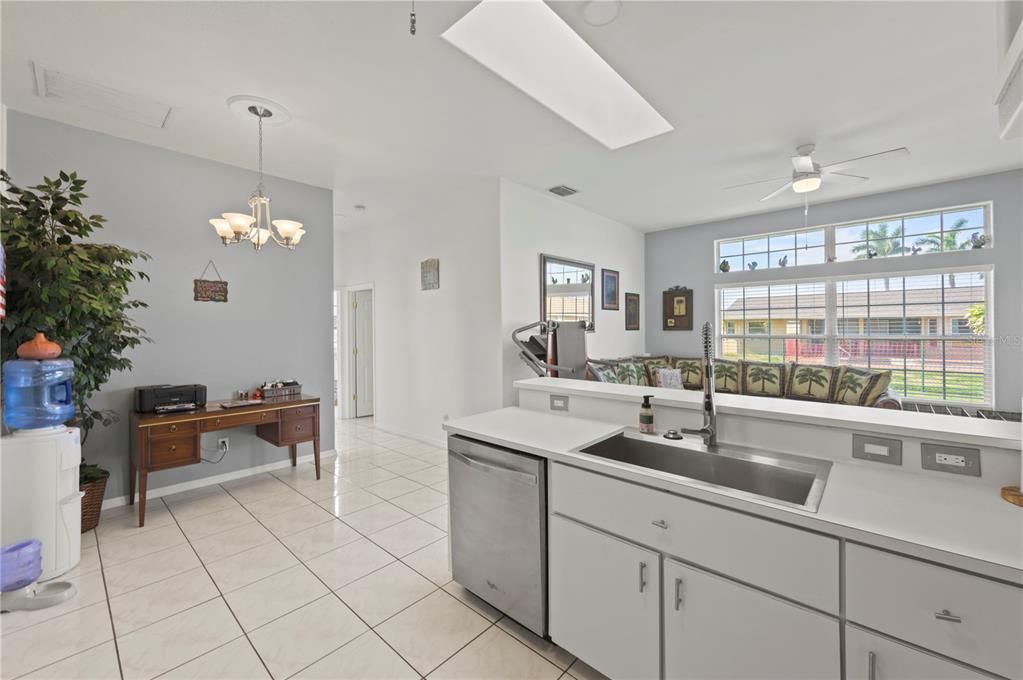 Active With Contract: $340,000 (3 beds, 2 baths, 1655 Square Feet)