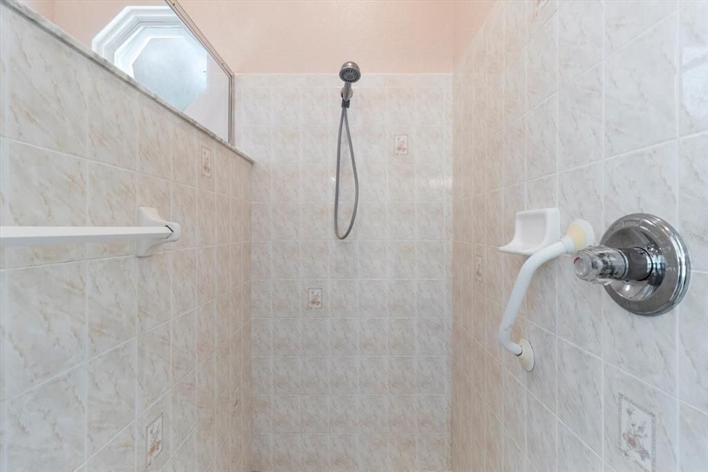 待售: $385,000 (3 贝兹, 2 浴室, 1947 平方英尺)