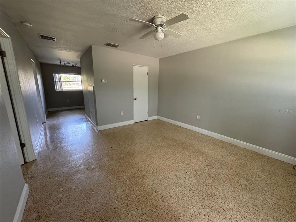 Recently Rented: $1,749 (2 beds, 1 baths, 780 Square Feet)