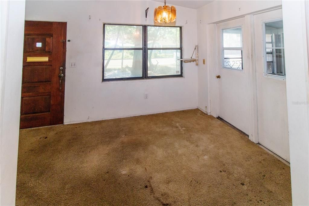 Recently Sold: $175,000 (2 beds, 1 baths, 875 Square Feet)