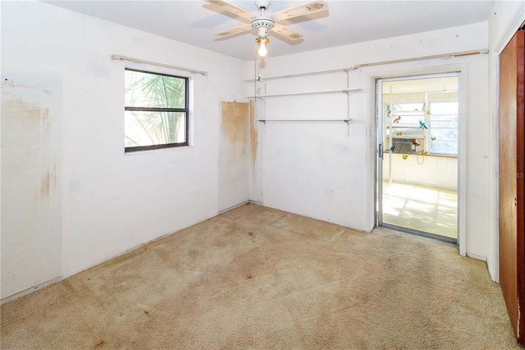 Active With Contract: $175,000 (2 beds, 1 baths, 875 Square Feet)