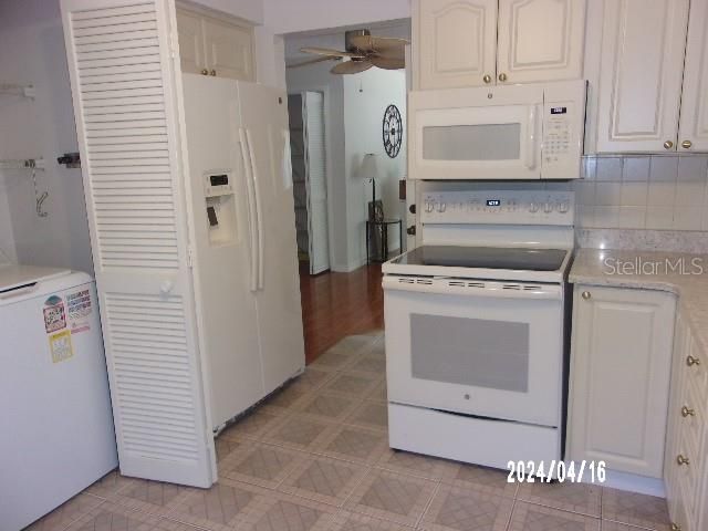 For Sale: $169,900 (2 beds, 2 baths, 1144 Square Feet)