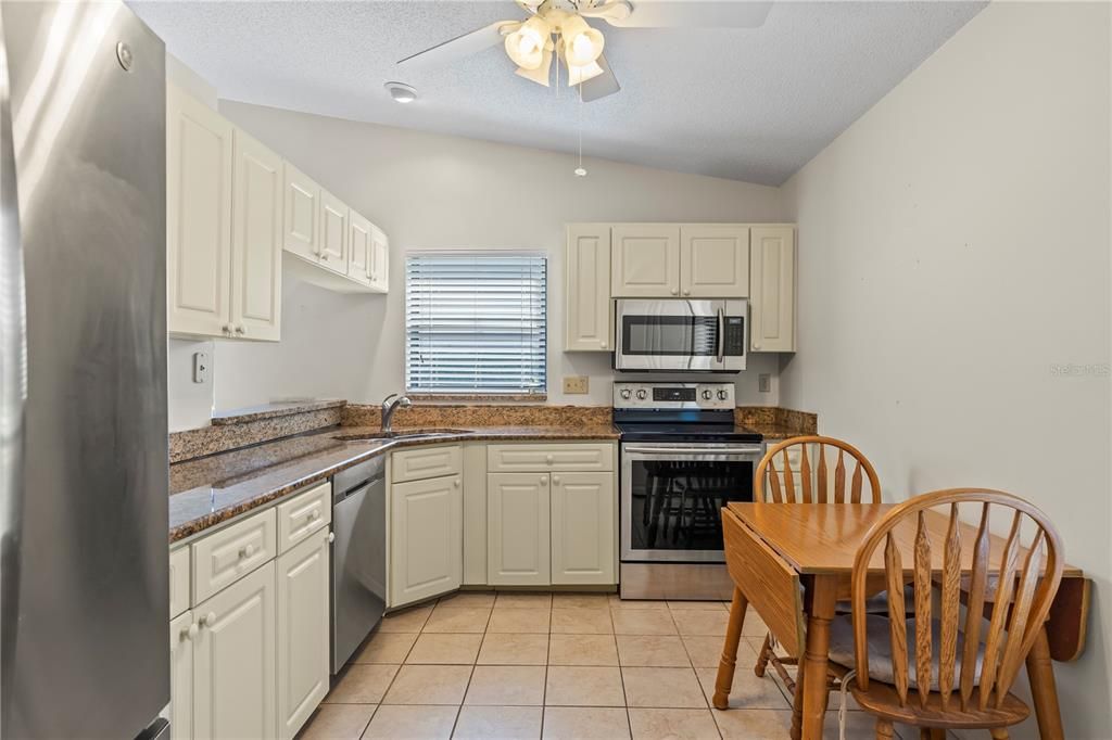Recently Sold: $189,000 (2 beds, 2 baths, 1078 Square Feet)