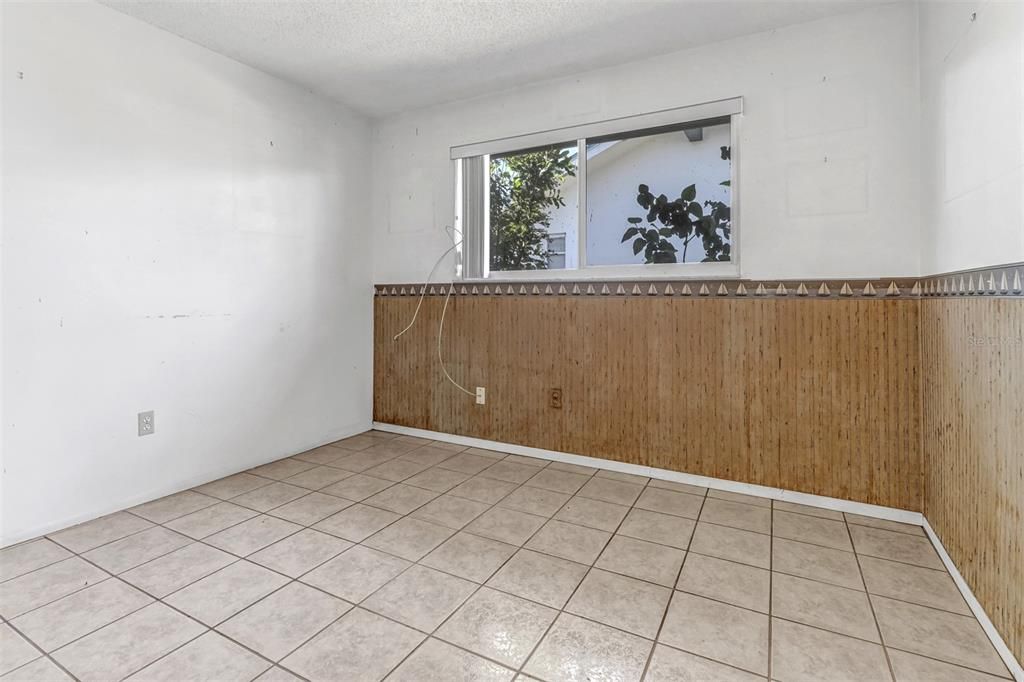 For Sale: $550,000 (4 beds, 2 baths, 1929 Square Feet)