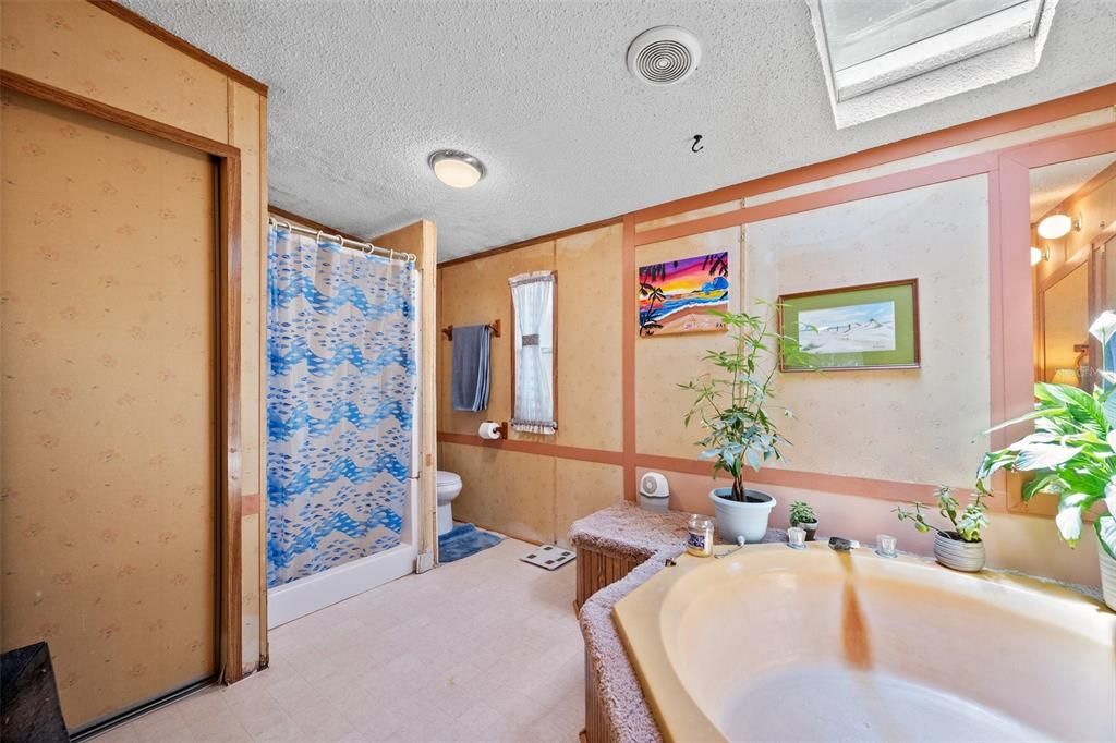 Под контрактом: $250,000 (3 спален, 2 ванн, 1344 Квадратных фут)
