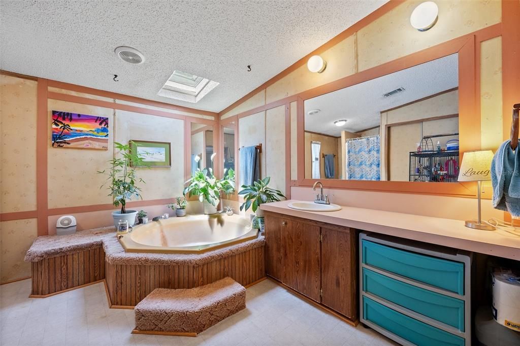 待售: $250,000 (3 贝兹, 2 浴室, 1344 平方英尺)