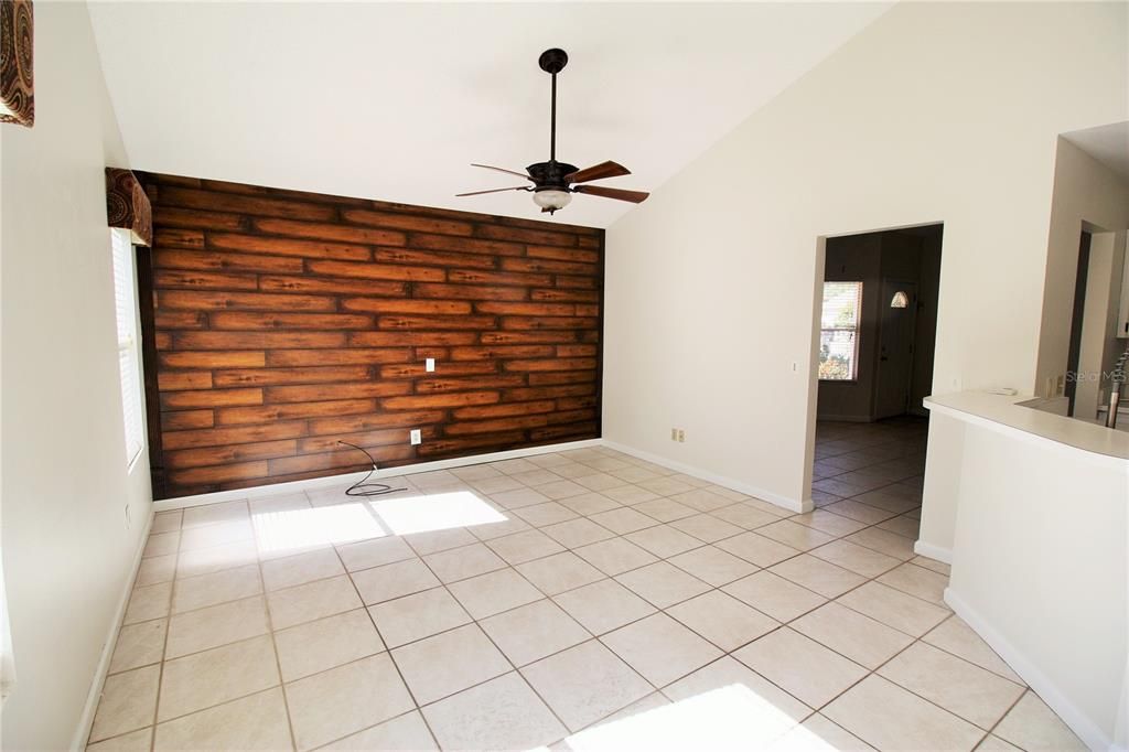 Recently Rented: $2,595 (3 beds, 2 baths, 1625 Square Feet)