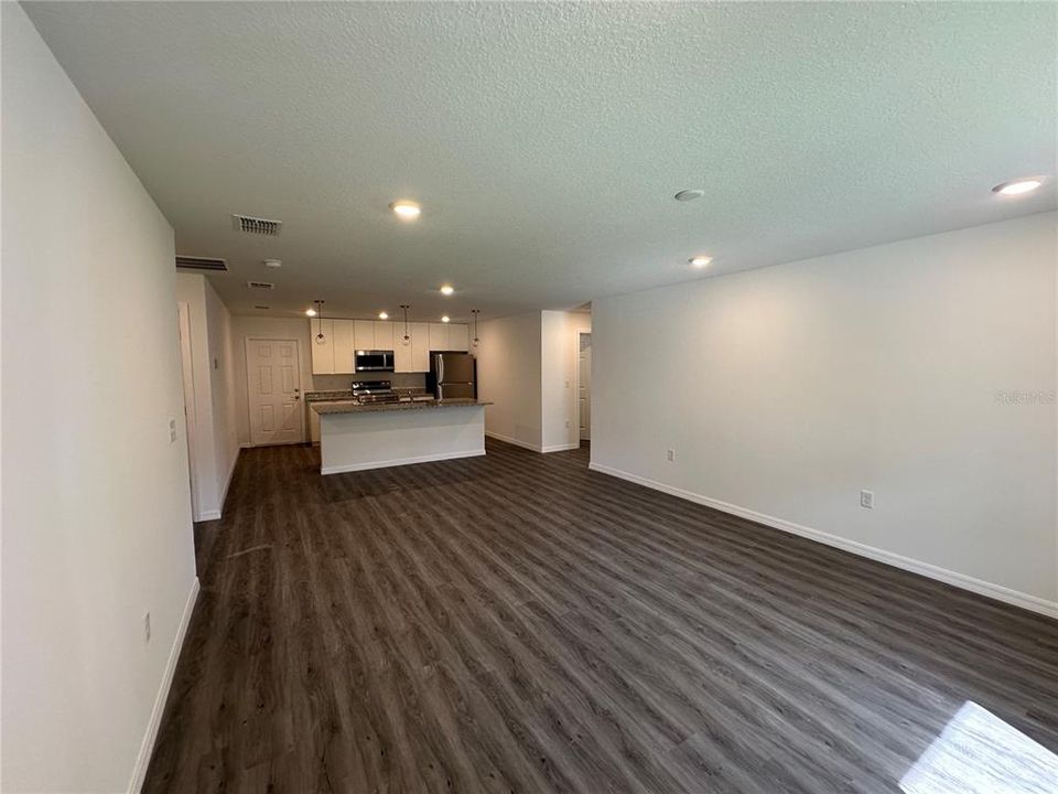 For Rent: $1,800 (3 beds, 2 baths, 1624 Square Feet)