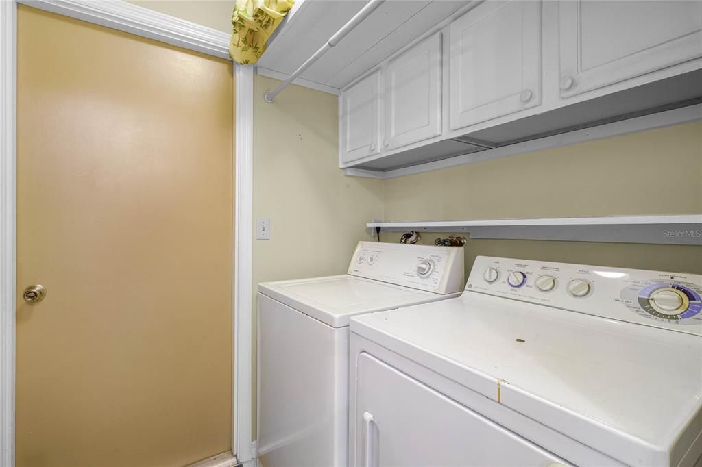 Active With Contract: $309,900 (3 beds, 2 baths, 1381 Square Feet)