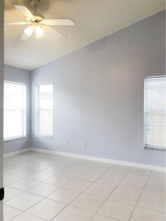 Recently Rented: $2,350 (3 beds, 2 baths, 1595 Square Feet)