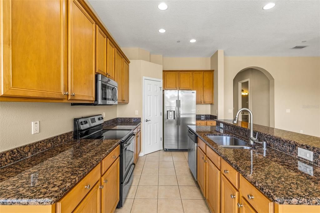Active With Contract: $409,000 (3 beds, 3 baths, 2929 Square Feet)