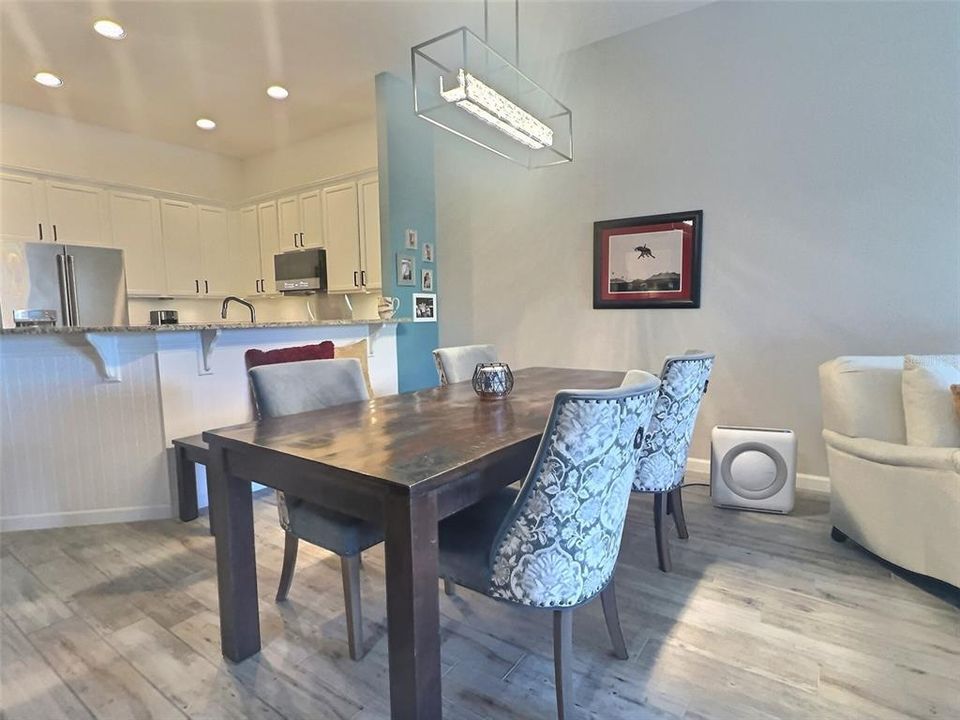 Active With Contract: $519,000 (2 beds, 2 baths, 1384 Square Feet)