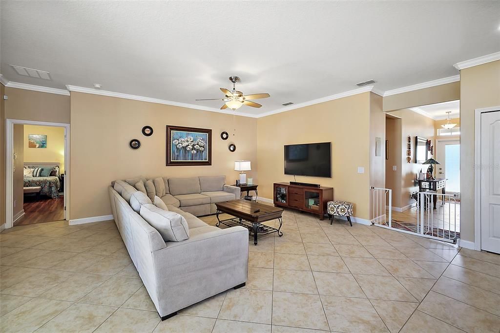 For Sale: $470,000 (4 beds, 3 baths, 2114 Square Feet)
