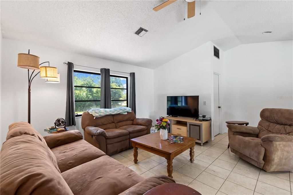 Recently Sold: $325,000 (2 beds, 2 baths, 1532 Square Feet)