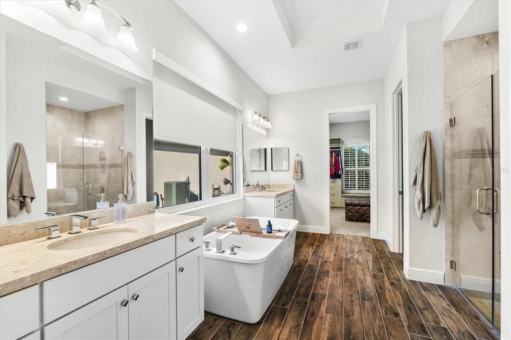 Active With Contract: $859,900 (3 beds, 3 baths, 2892 Square Feet)