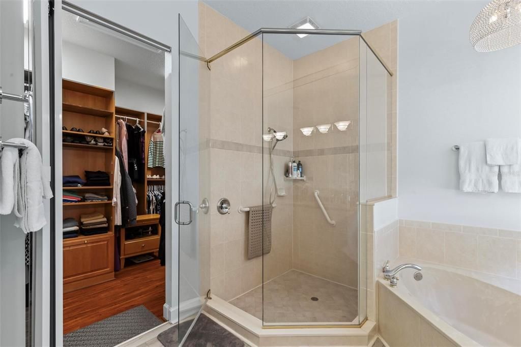 待售: $700,000 (3 贝兹, 2 浴室, 2326 平方英尺)