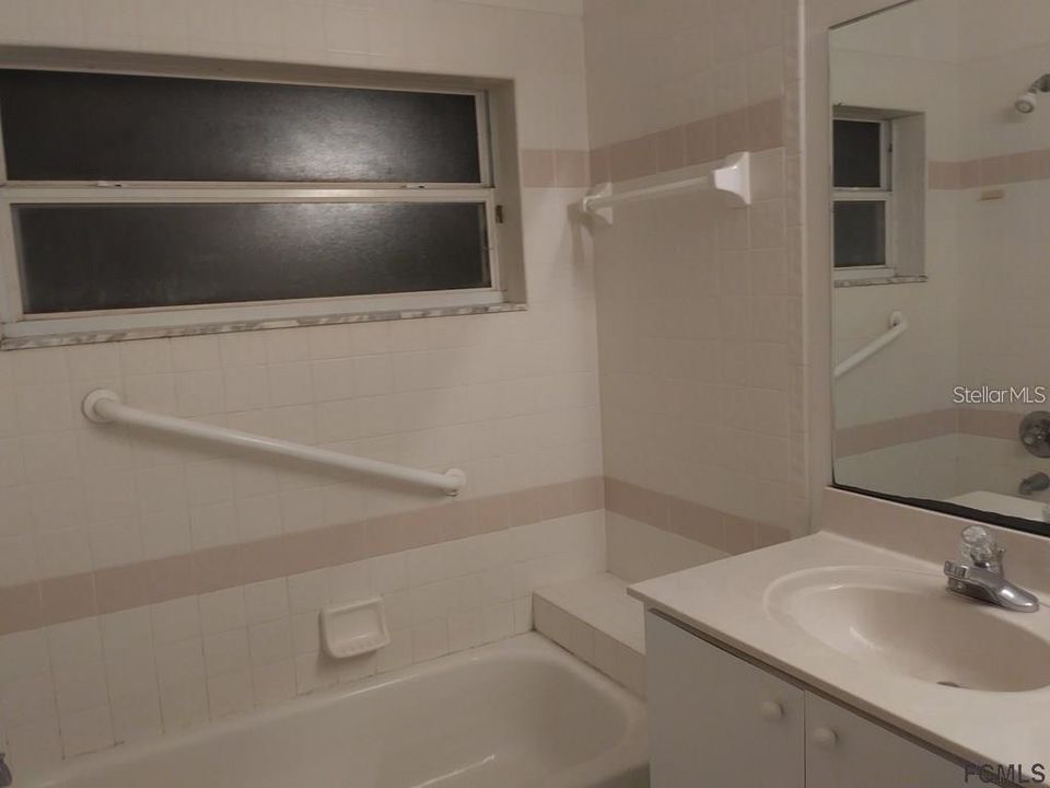 最近租的: $1,800 (3 贝兹, 2 浴室, 1516 平方英尺)