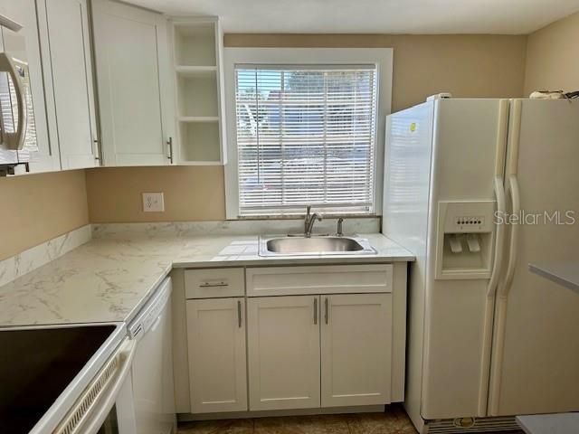 For Sale: $150,000 (1 beds, 1 baths, 720 Square Feet)