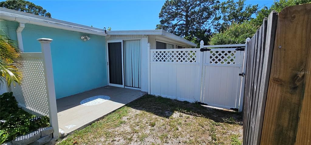 Recently Sold: $325,000 (3 beds, 2 baths, 913 Square Feet)