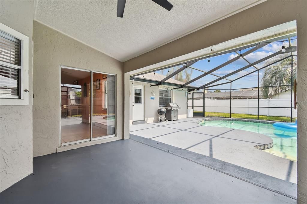 Active With Contract: $500,000 (4 beds, 2 baths, 2029 Square Feet)