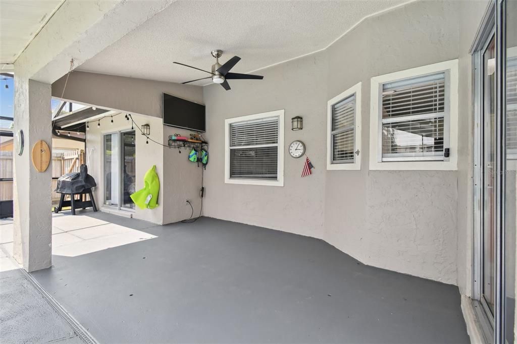 Active With Contract: $500,000 (4 beds, 2 baths, 2029 Square Feet)