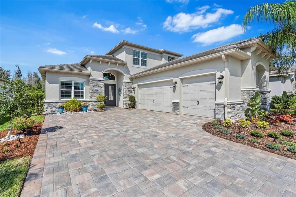 Recently Sold: $1,085,000 (4 beds, 4 baths, 2987 Square Feet)