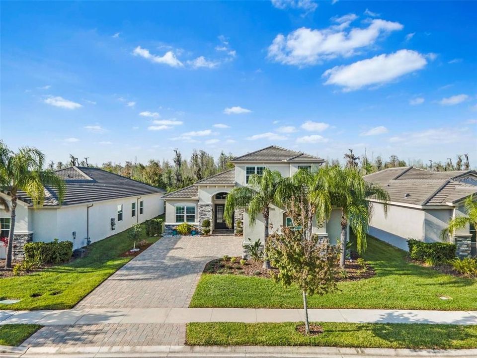 Recently Sold: $1,085,000 (4 beds, 4 baths, 2987 Square Feet)