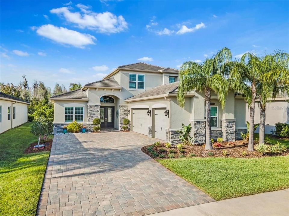 Recently Sold: $1,085,000 (4 beds, 4 baths, 2987 Square Feet)