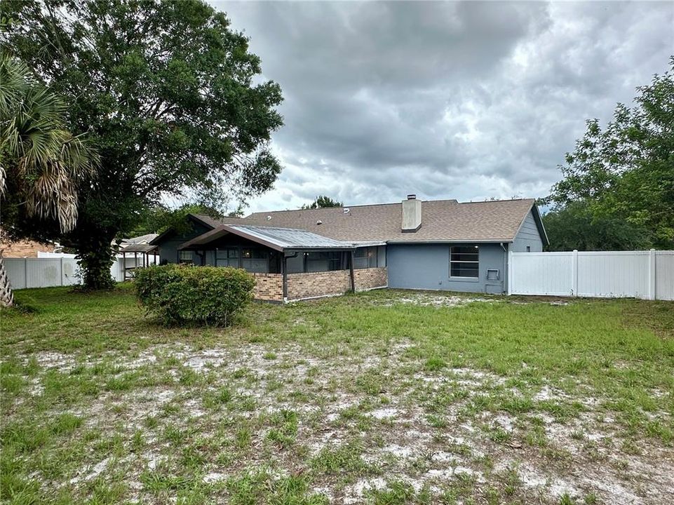 Active With Contract: $275,000 (3 beds, 2 baths, 1737 Square Feet)